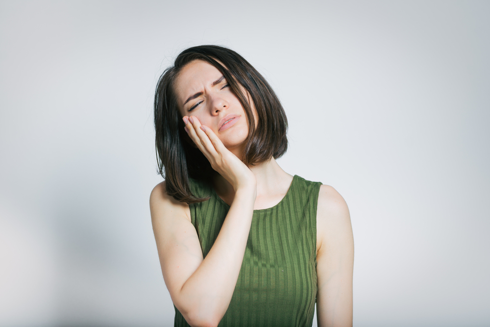 do-you-feel-pain-in-gums-when-brushing-know-what-it-means
